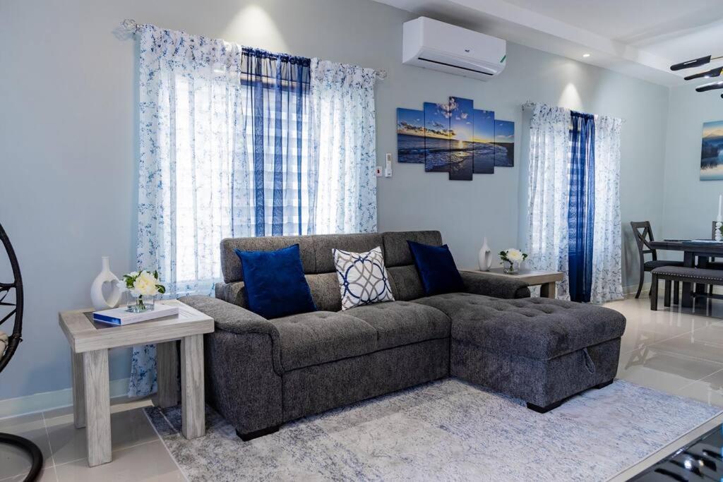 הוילה אוצ'ו ריוס Pyramid Point Manor מראה חיצוני תמונה